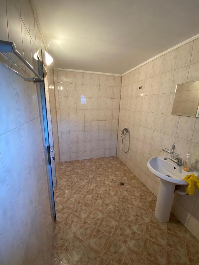 Стаи За Гости Маринови Provadiya Esterno foto