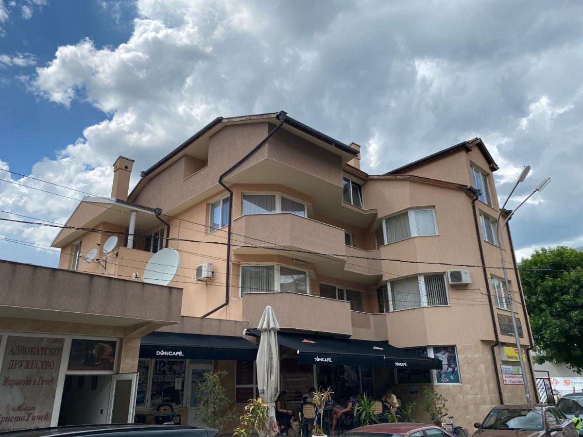 Стаи За Гости Маринови Provadiya Esterno foto
