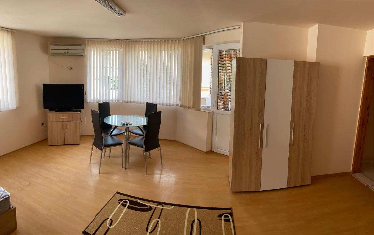 Стаи За Гости Маринови Provadiya Esterno foto