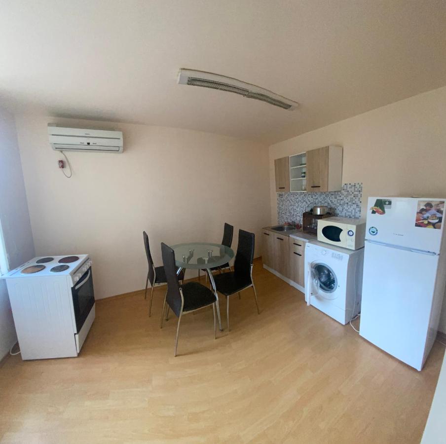 Стаи За Гости Маринови Provadiya Esterno foto